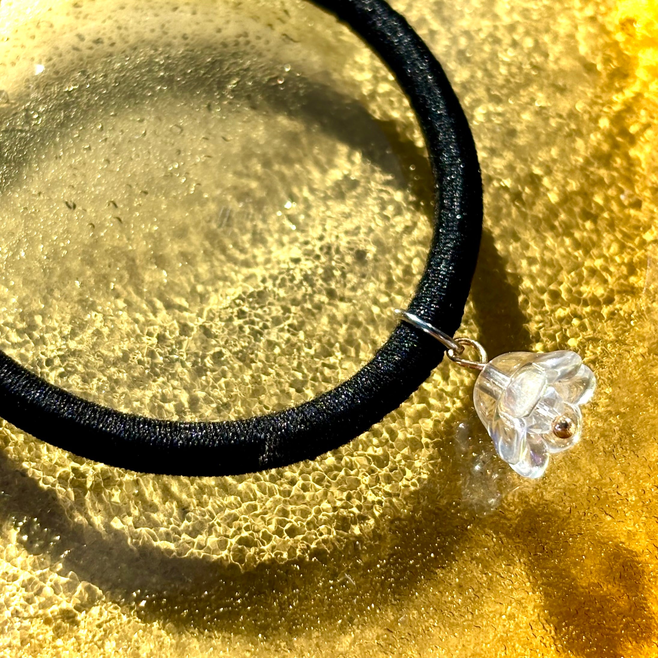 Glass Flower Hairbandit Hairband