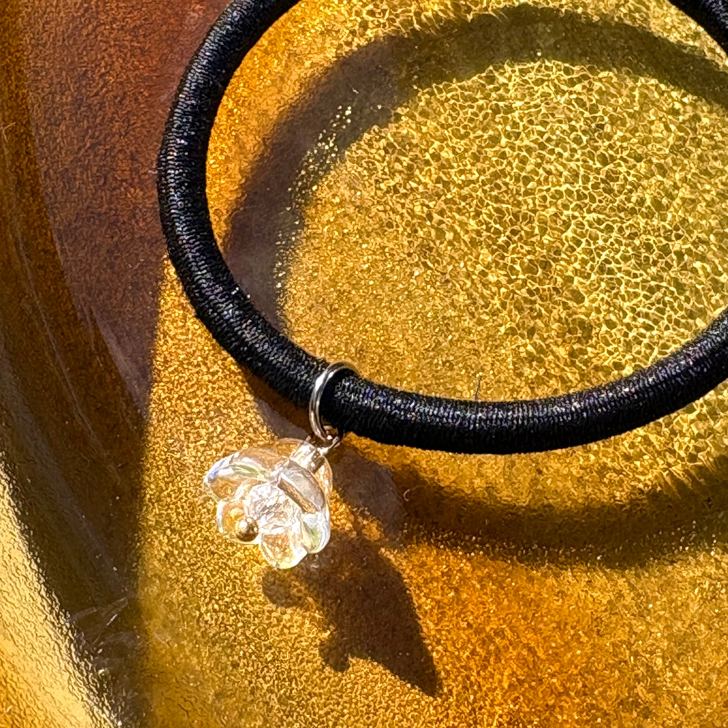 Glass Flower Hairbandit Hairband