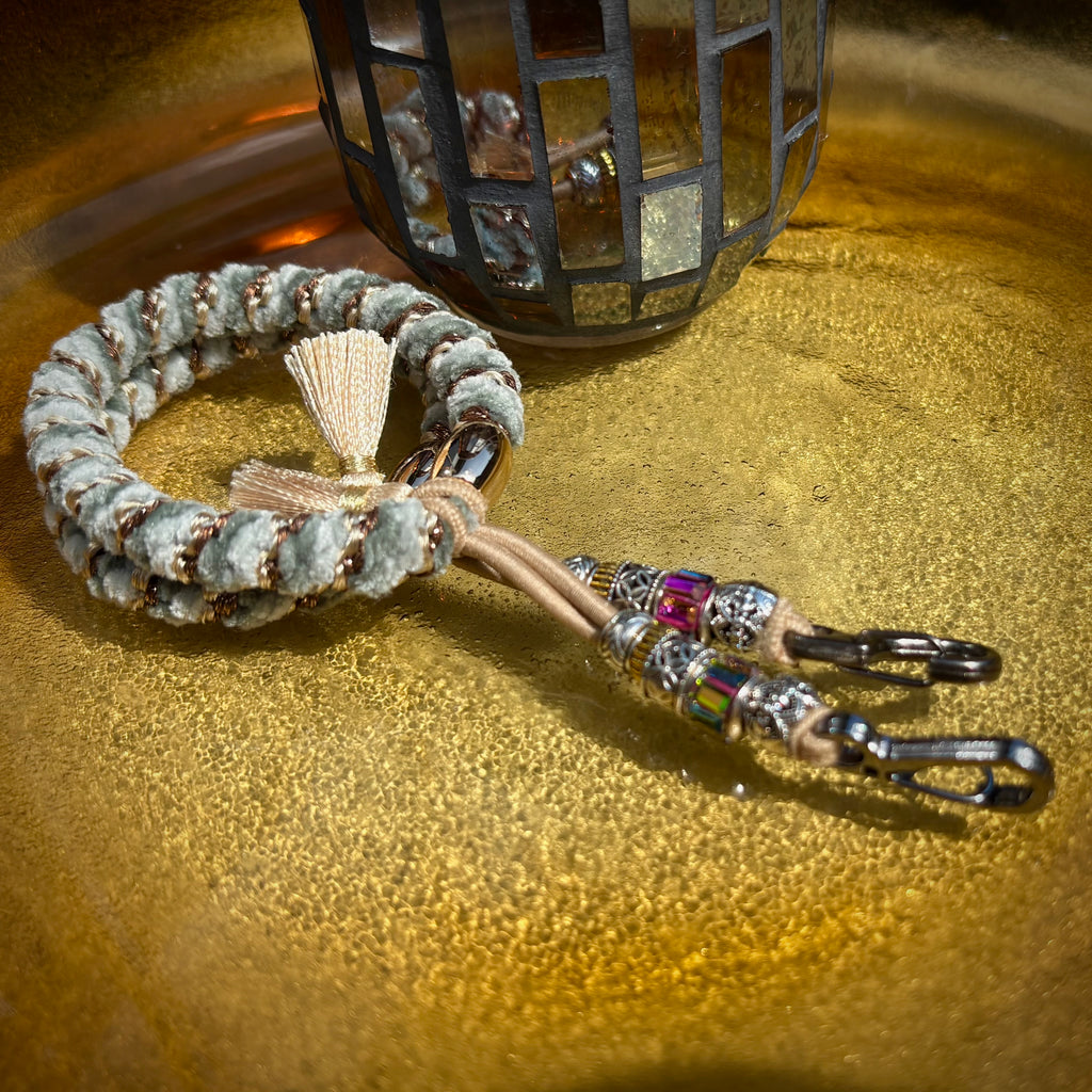 Spiced Sage Smoking Bandit Glove Catcher