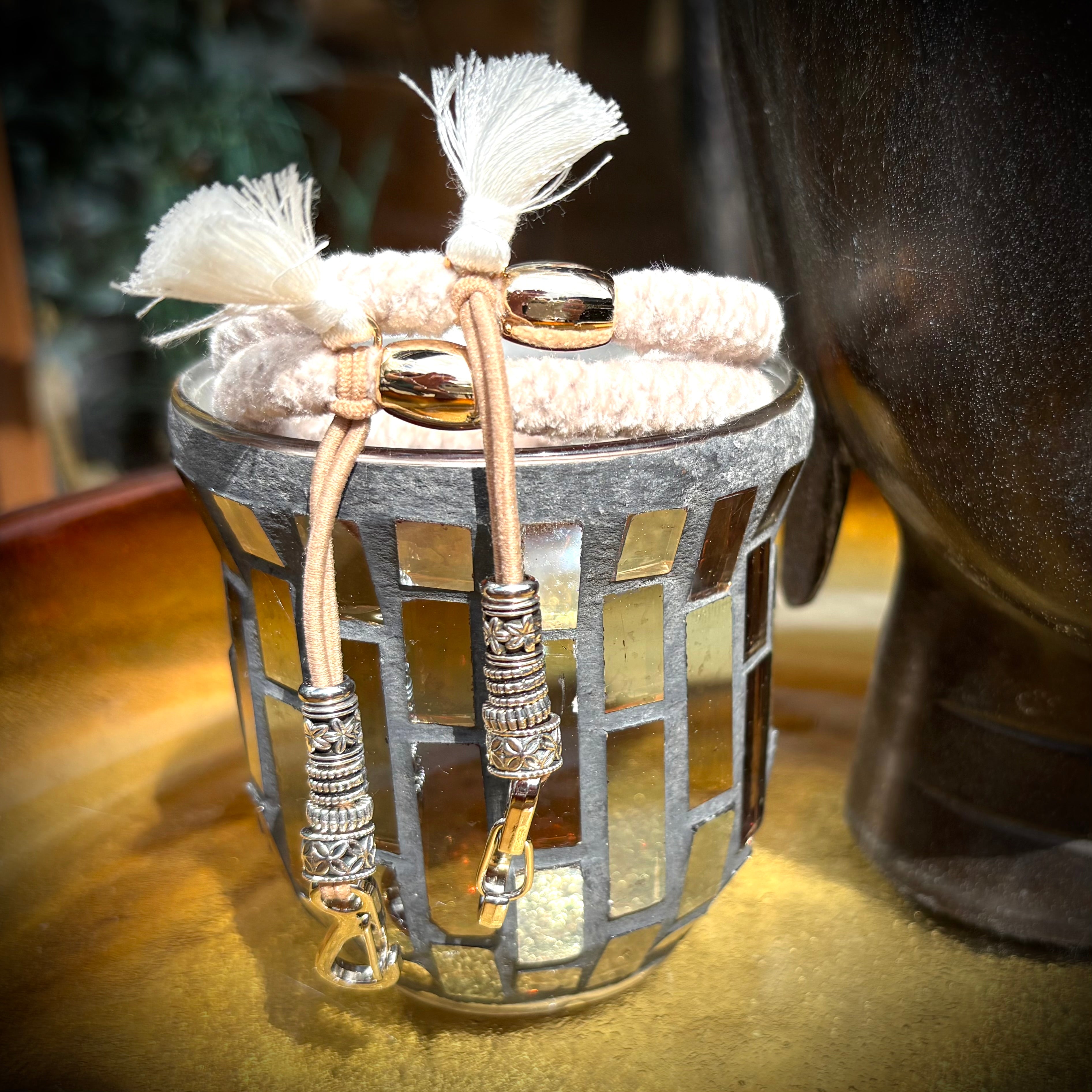 Sandy Silver Smoking Bandit Glove Catcher
